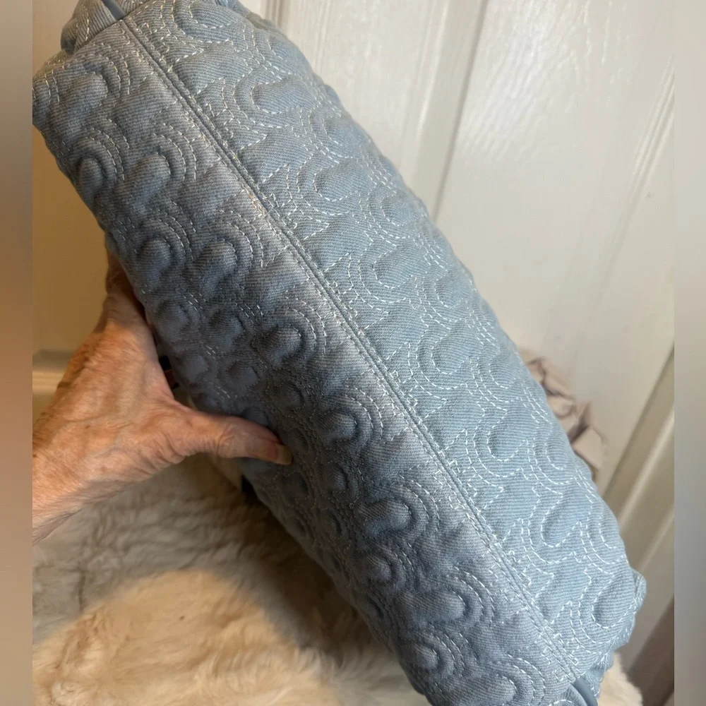 TRUE RELIGION QUILTED WOMENS SHOULDER BAG PURSE HOBO HANDBAG WITH HORSESHOE LOGO - Picture 7 of 16